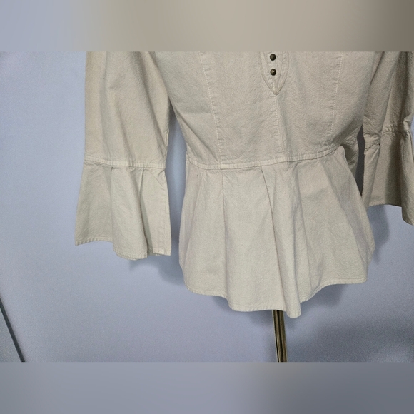 GRETTY ZUEGER cream ruffled cotton stud embroidered jacket. Size medium - Picture 7 of 11